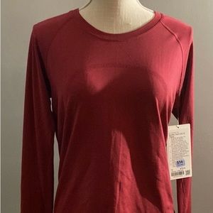 New with Tags Lululemon Swiftly Tech LS 2.0
Race Length in Pomegranate - Size 10